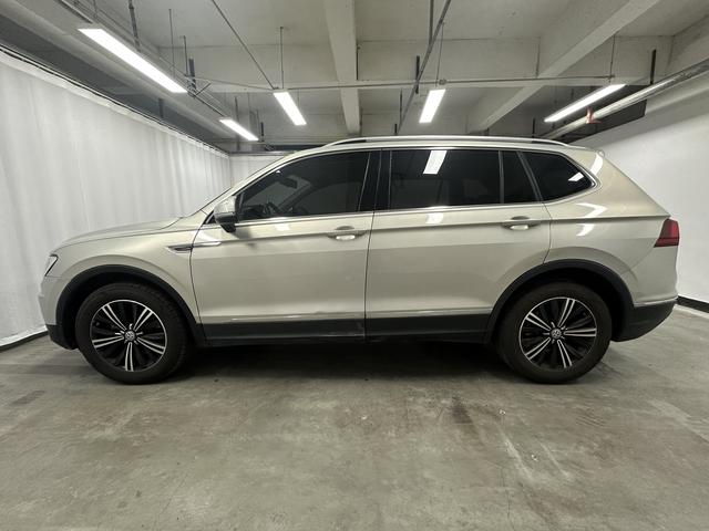 Volkswagen Tiguan L - фото 3