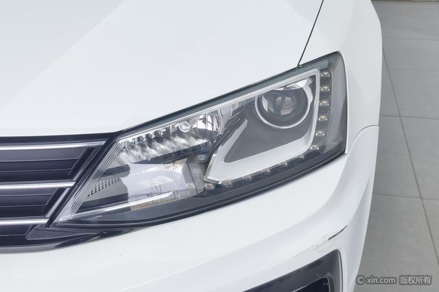 Volkswagen Sagitar - фото 4