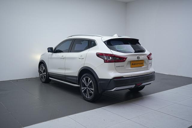 Nissan Qashqai - фото 4