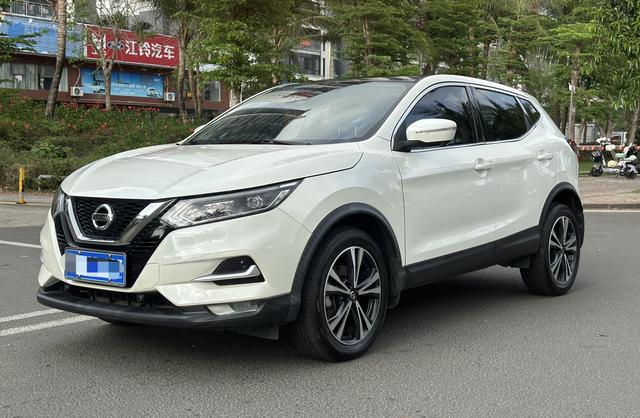 Nissan Qashqai - фото 0