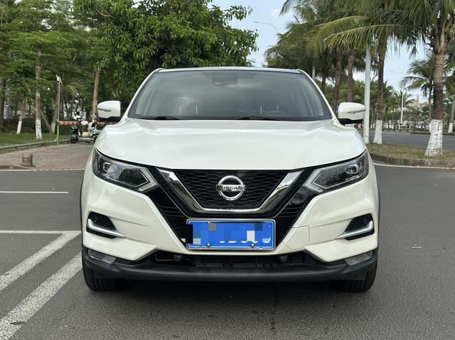 Nissan Qashqai - фото 1