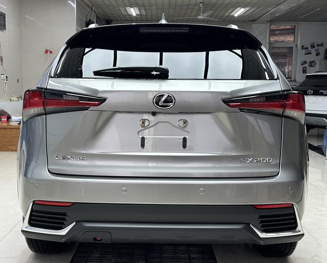Lexus NX - фото 4