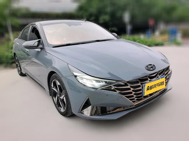 Hyundai Elantra - фото 2