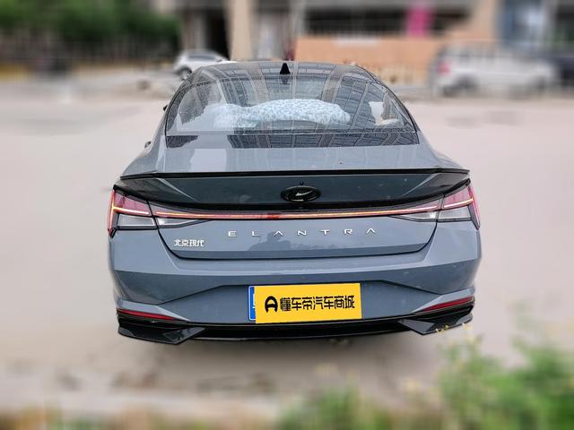 Hyundai Elantra - фото 4