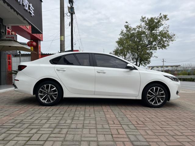 Kia K3 - фото 3