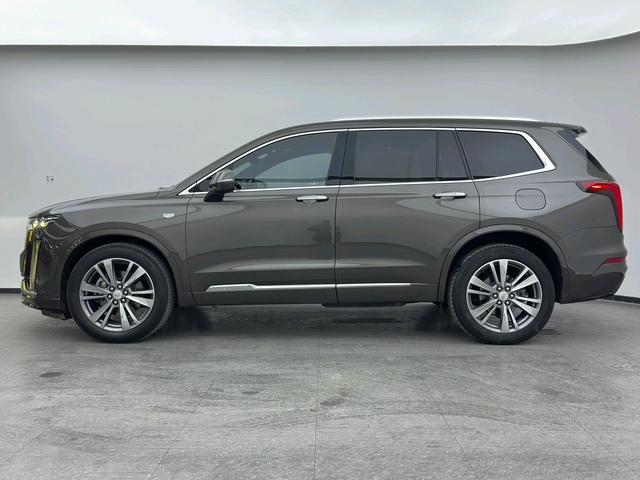 Cadillac XT6 - фото 3