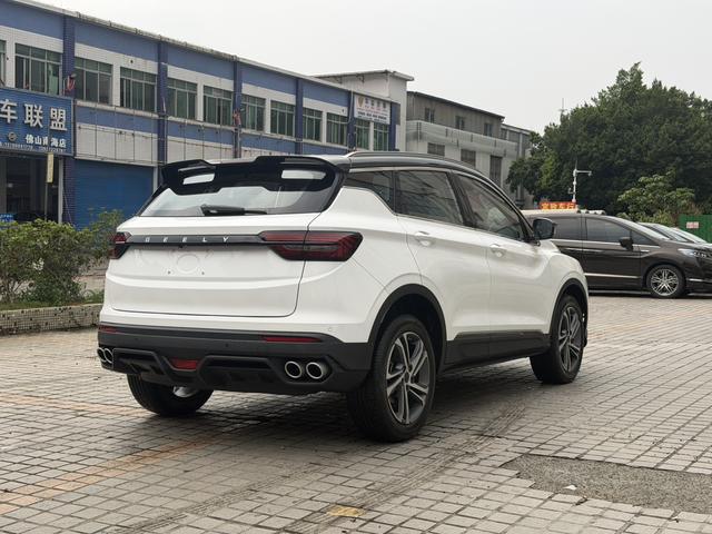Geely Binyue - фото 3