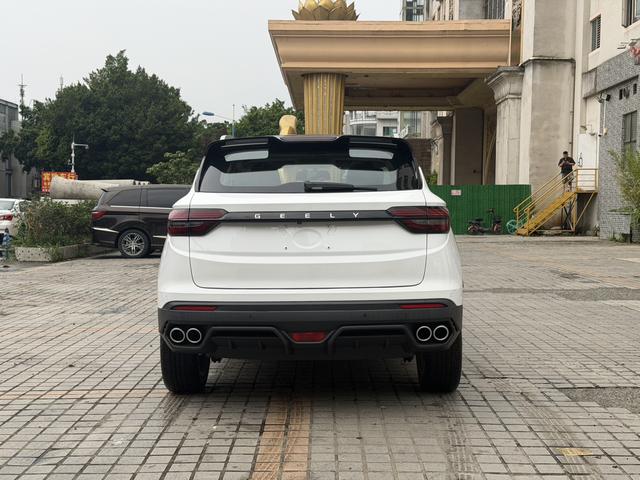 Geely Binyue - фото 4