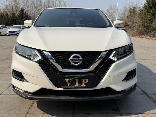 Nissan Qashqai - фото 1