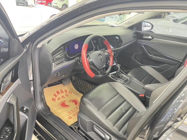 Volkswagen Sagitar - фото 3