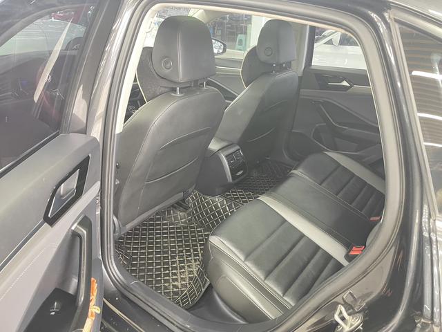 Volkswagen Sagitar - фото 4