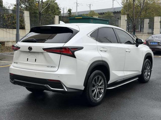 Lexus NX - фото 3
