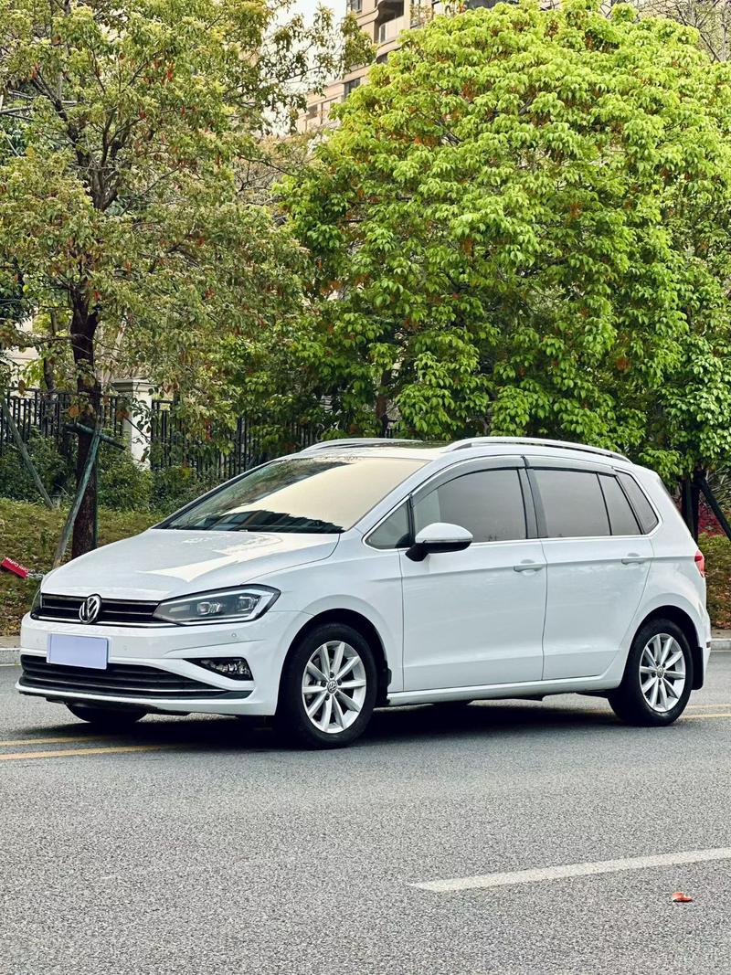Volkswagen · - фото 0