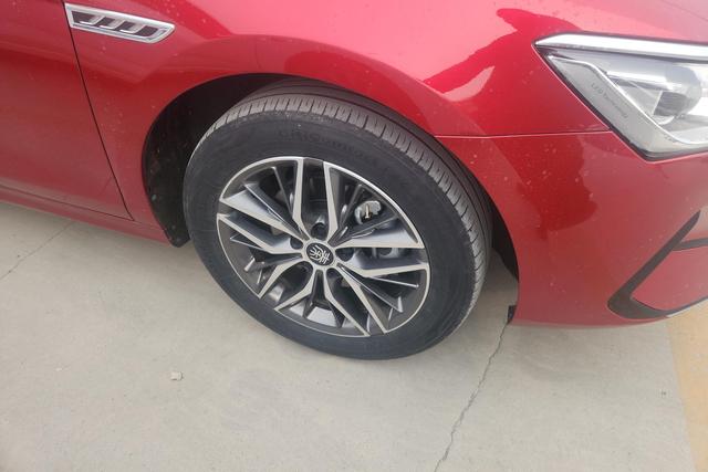 BYD Qin PLUS EV - фото 4
