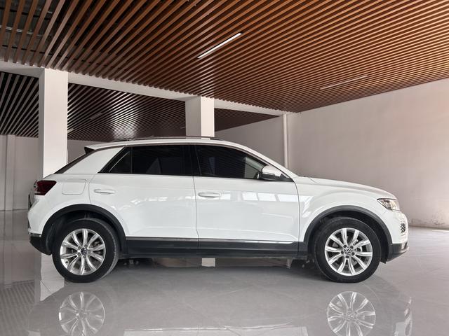 Volkswagen T-Roc - фото 3
