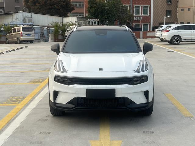 Lynk & Co 06 - фото 1