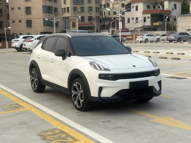 Lynk & Co 06 - фото 2