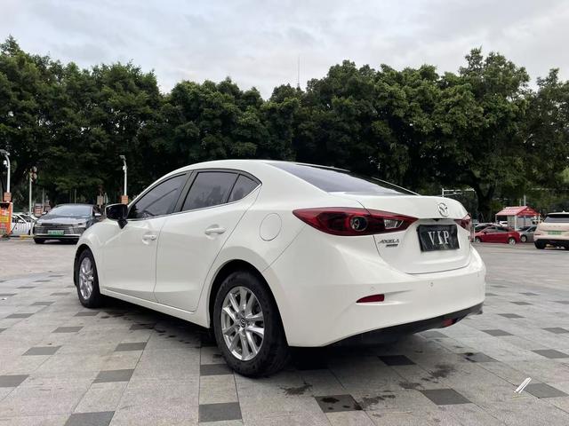 Mazda 3 Axela - фото 4