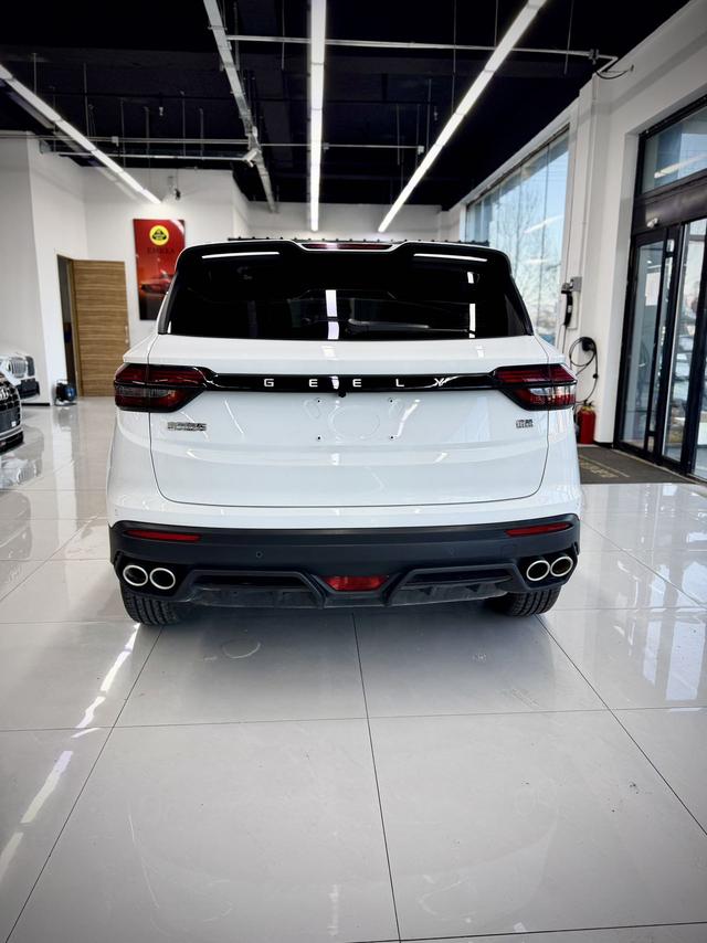 Geely Binyue - фото 4