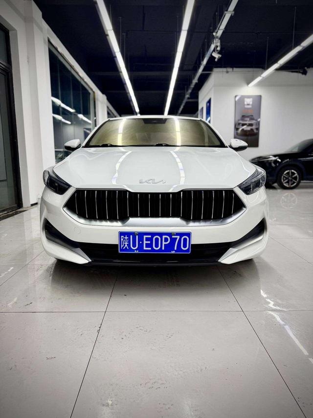 Kia K3 - фото 1