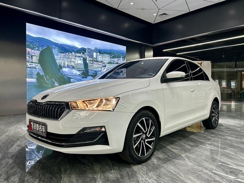 Skoda Rapid - фото 0
