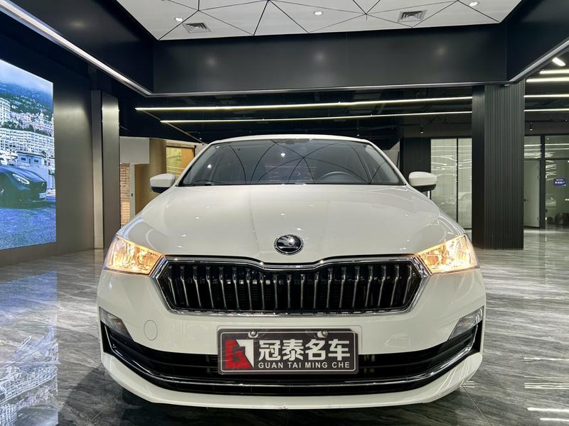 Skoda Rapid - фото 1