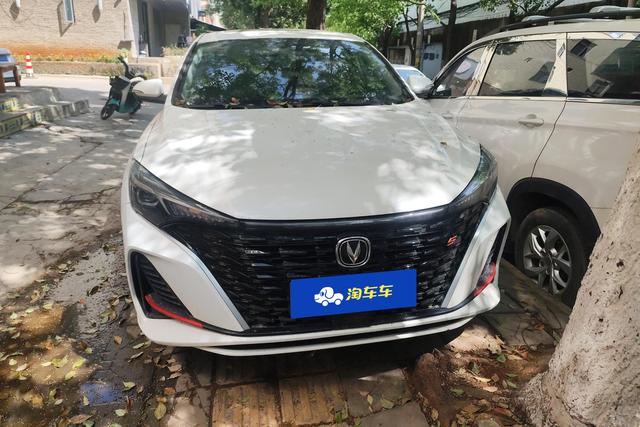 Changan Eado - фото 2