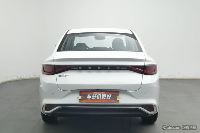 Geely Emgrand L Hi-P - фото 3