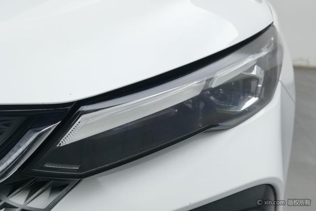 Geely Emgrand L Hi-P - фото 4