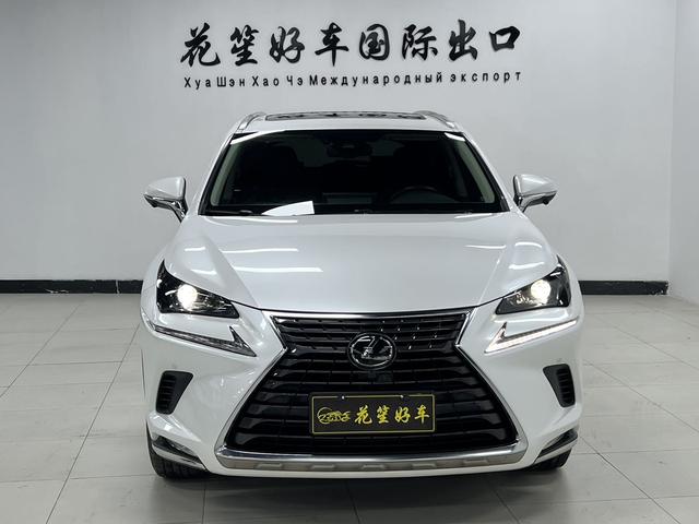 Lexus NX - фото 1