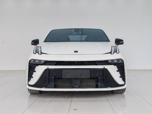 Lynk & Co 03 - фото 1
