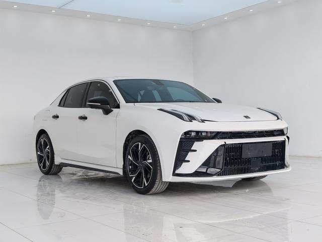 Lynk & Co 03 - фото 2