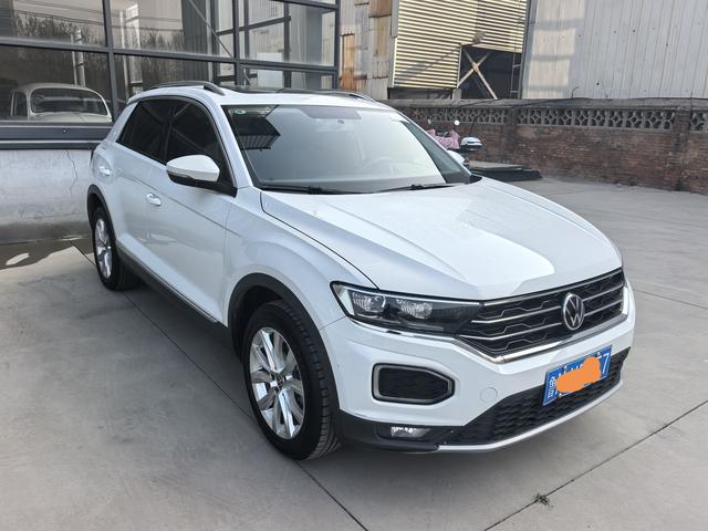 Volkswagen T-Roc - фото 1