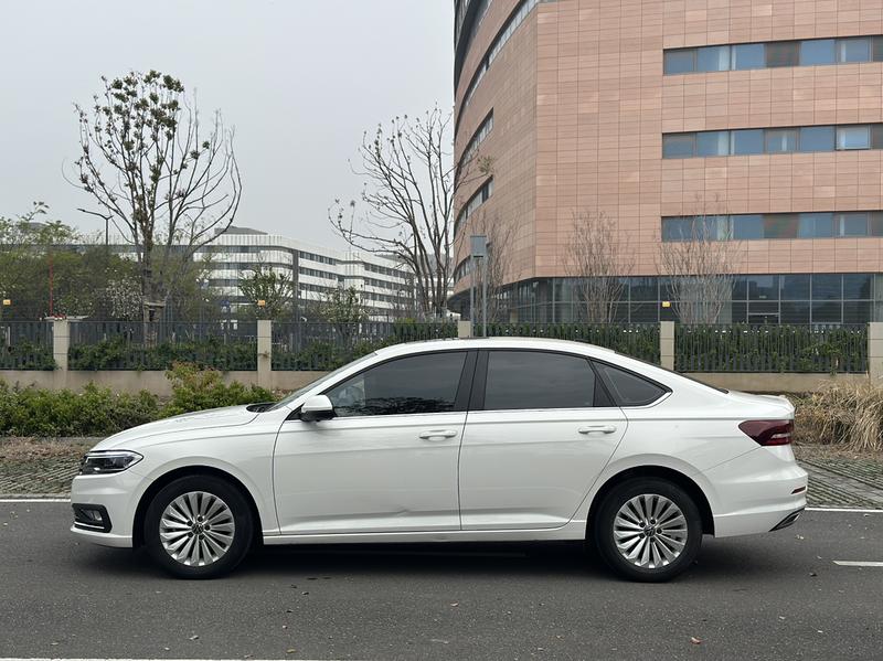 Volkswagen Lavida - фото 3