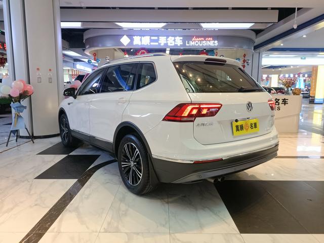 Volkswagen Tiguan L - фото 4