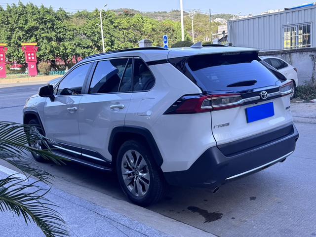 Toyota Wildlander - фото 3
