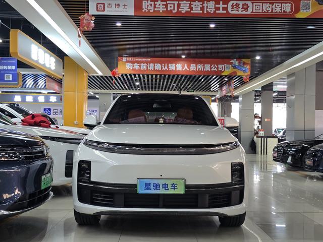 Li Auto L7 - фото 1