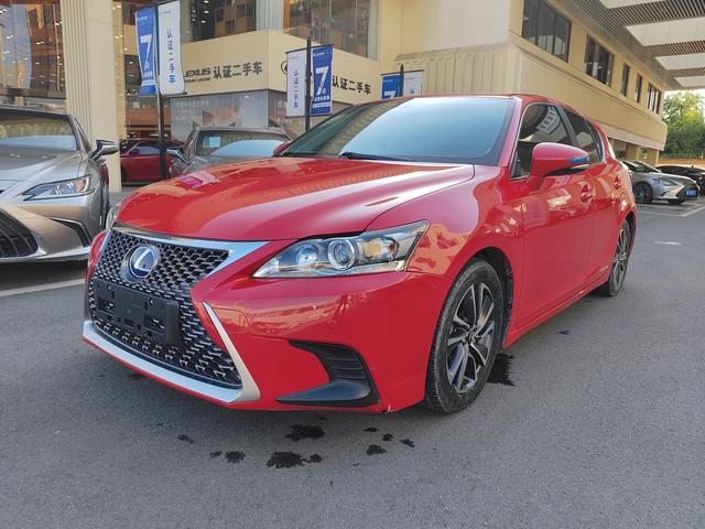 Lexus CT - фото 0