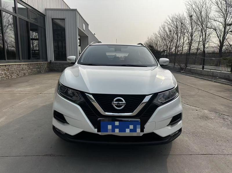 Nissan Qashqai - фото 1