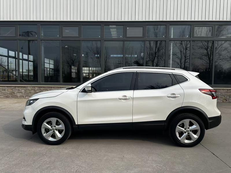Nissan Qashqai - фото 3