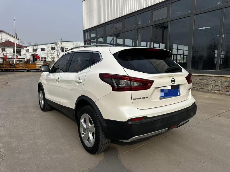 Nissan Qashqai - фото 4