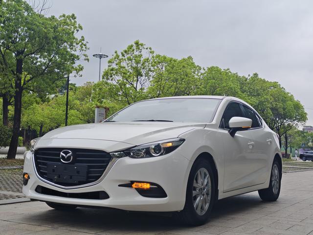 Mazda 3 Axela - фото 0