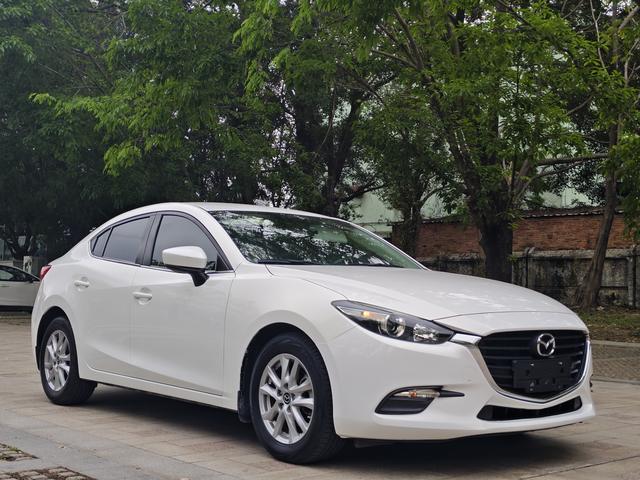 Mazda 3 Axela - фото 2