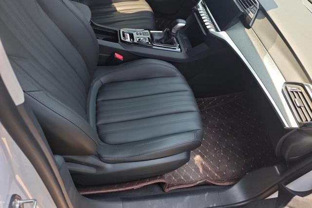 Peugeot 408 - фото 3