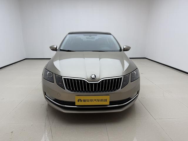 Skoda Octavia - фото 1