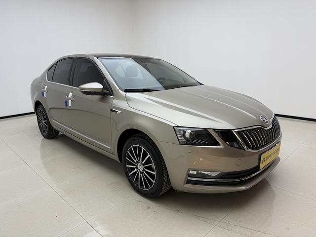 Skoda Octavia - фото 2