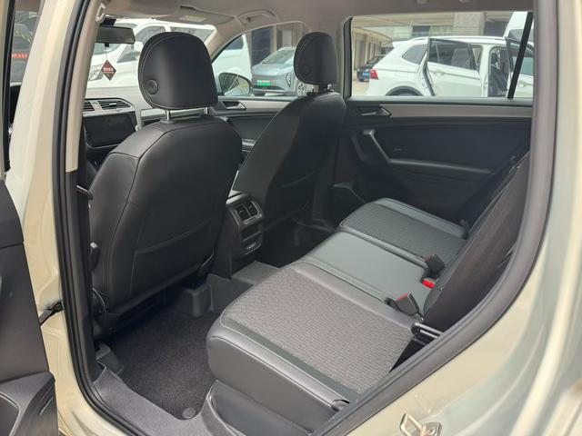Volkswagen Tiguan L - фото 4