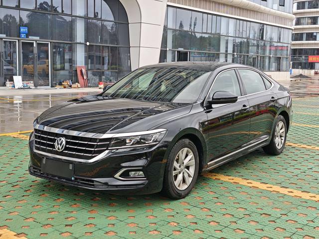 Volkswagen Passat - фото 0