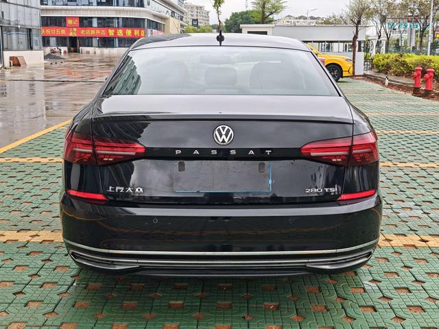 Volkswagen Passat - фото 4