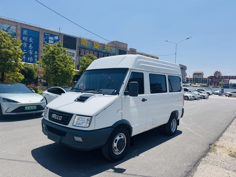 Iveco Daily - фото 0
